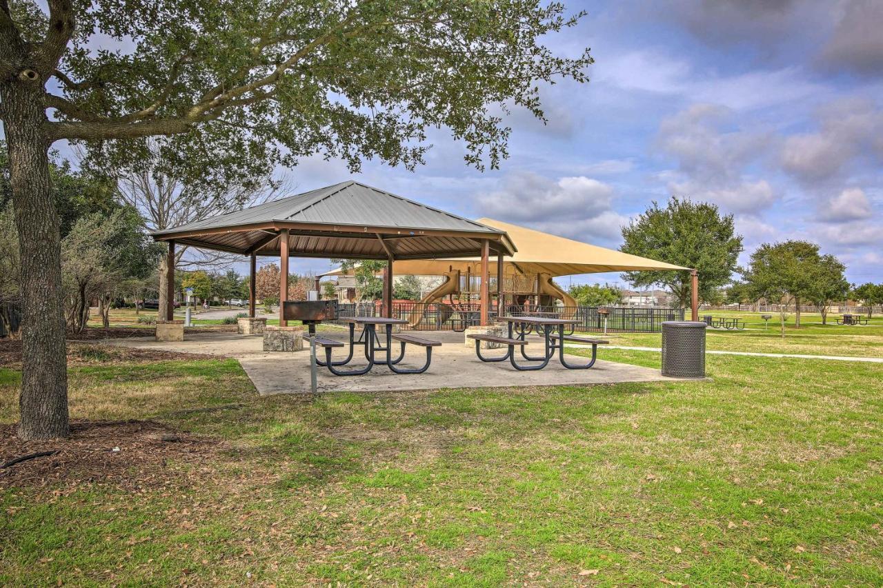 San Antonio Home With Pool Access Near Lackland Afb Eksteriør bilde